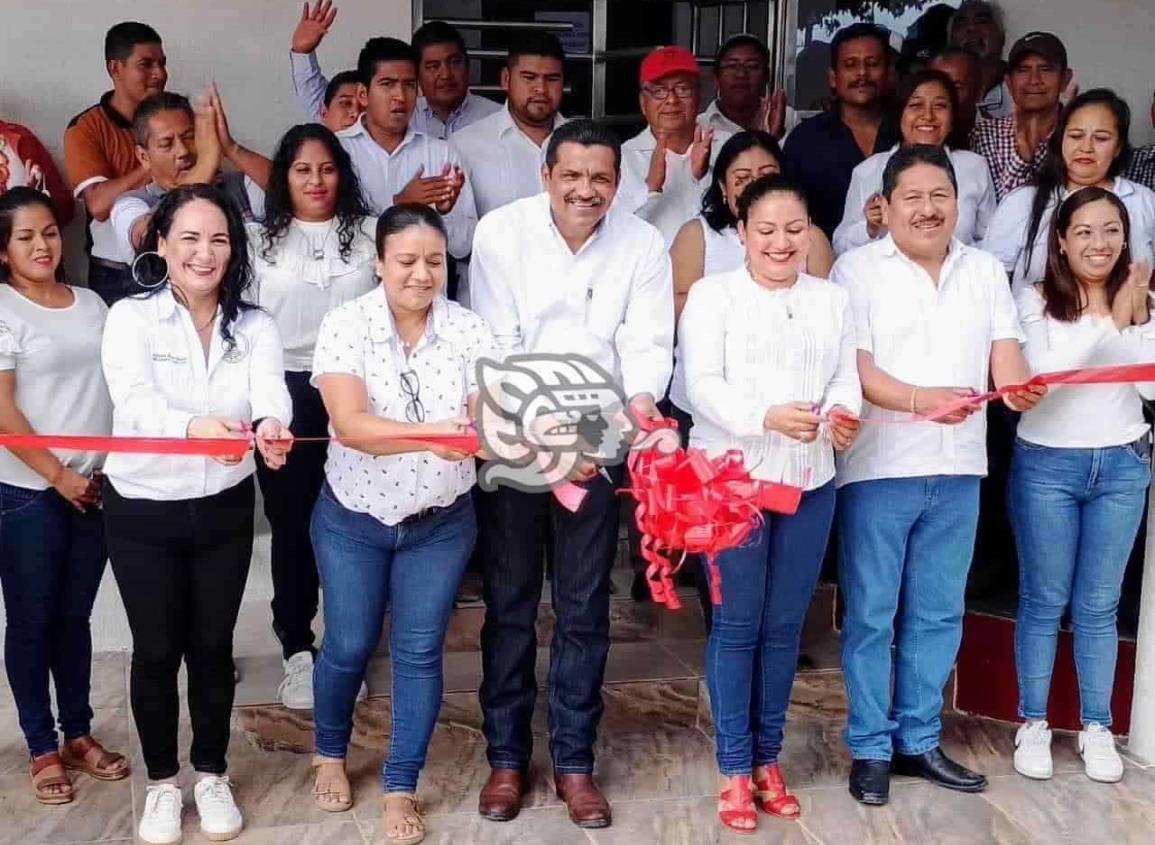 Inauguran pavimentación en Jesús Carranza