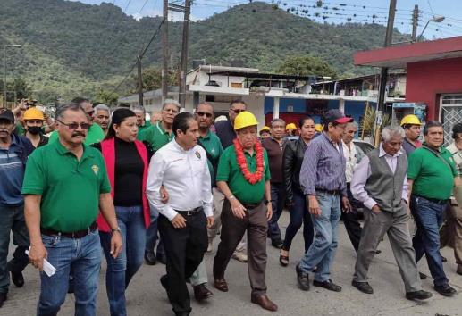 Anda en campaña; recorre Lorenzo Pale Mendoza ingenio El Carmen en Ixtaczoquitlán