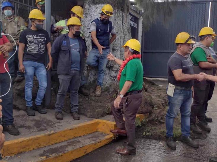 Anda en campaña; recorre Lorenzo Pale Mendoza ingenio El Carmen en Ixtaczoquitlán