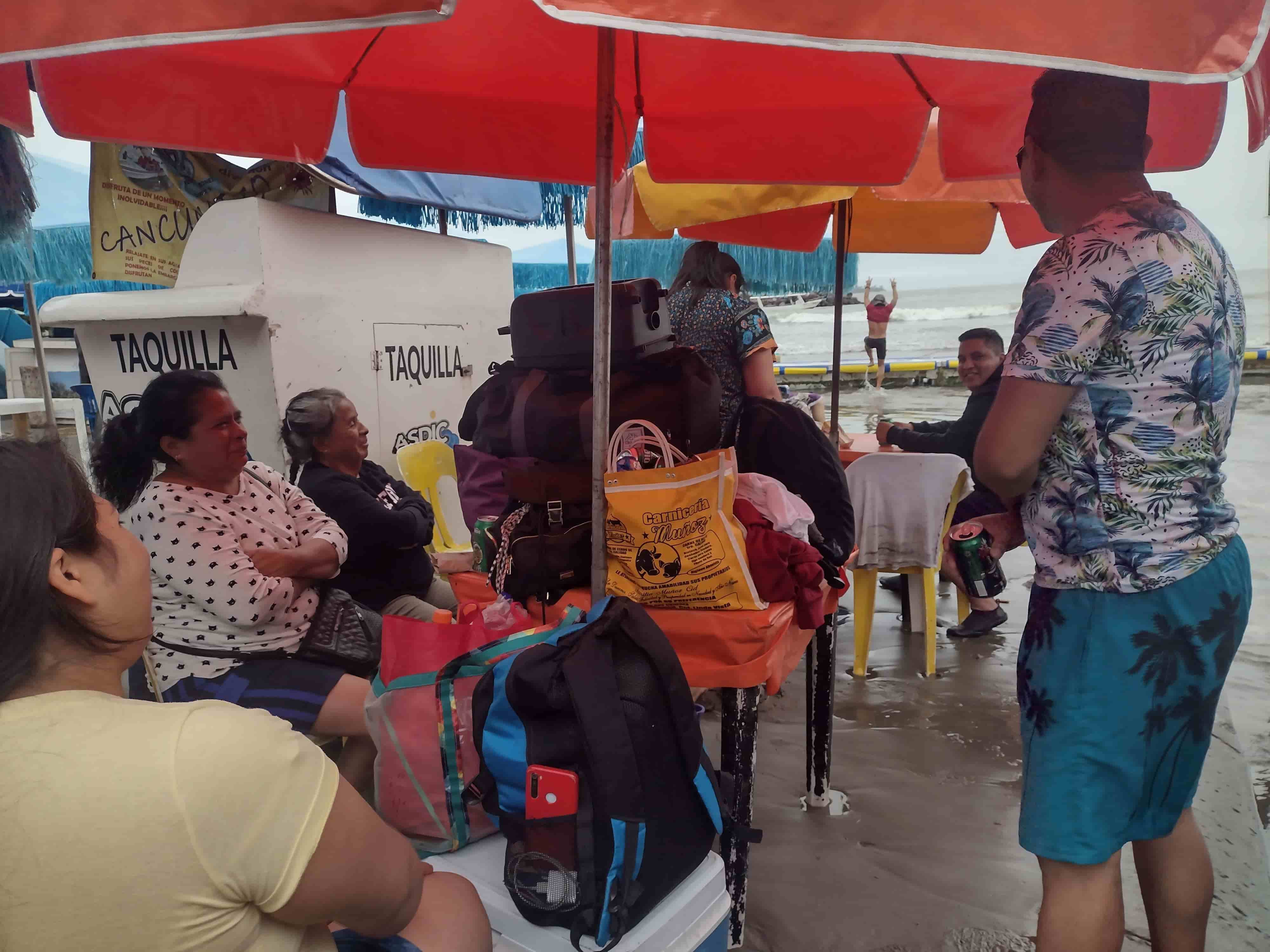 Llegaron desde Puebla para disfrutar del calor de Veracruz y encontraron ambiente fresco