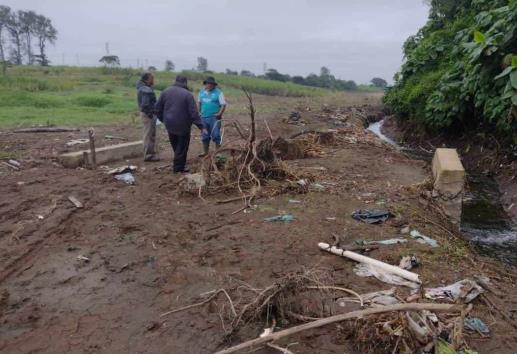 Aún sin solución, anegamientos en cultivos y viviendas de Atzacan (+Video)