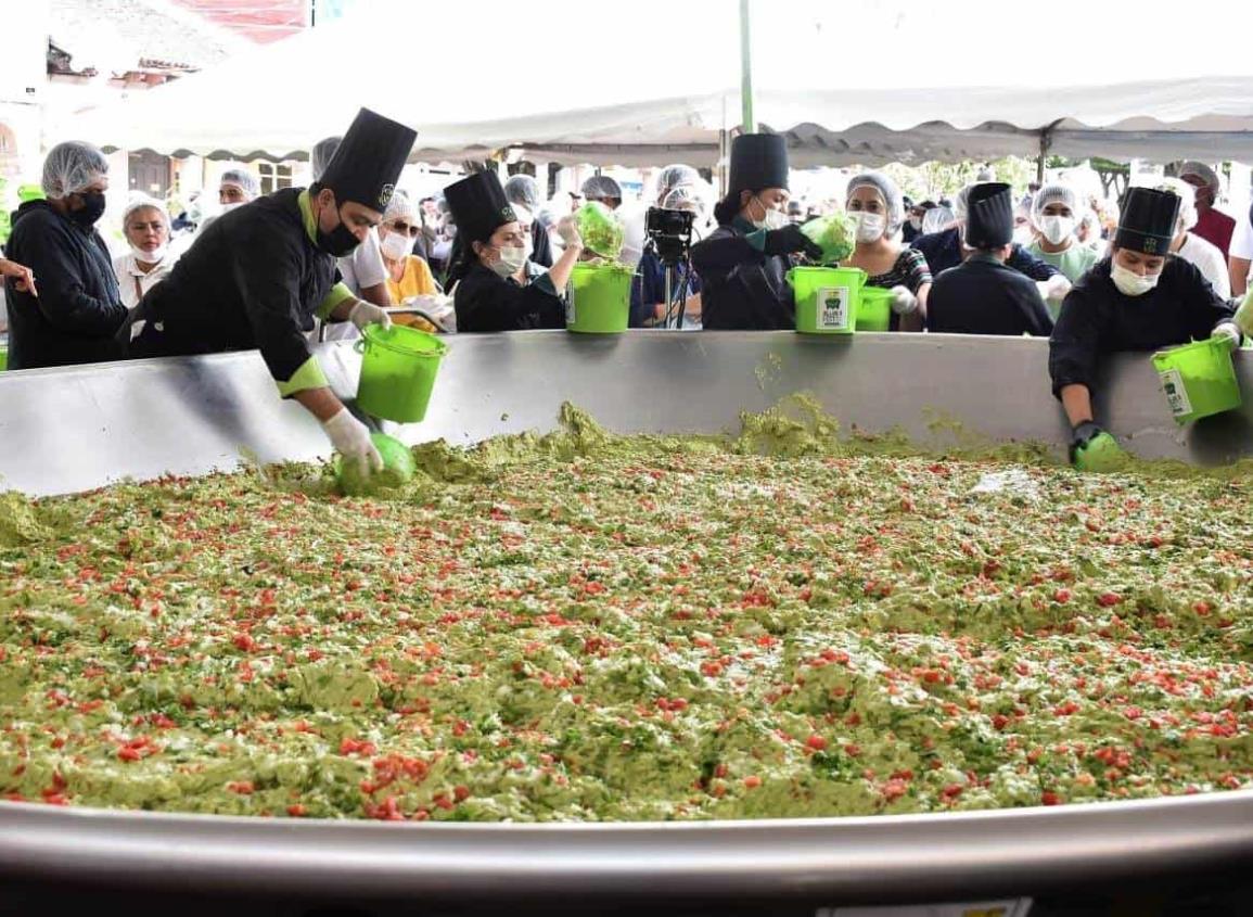 El guacamole más grande del mundo lo hicieron en Michoacán