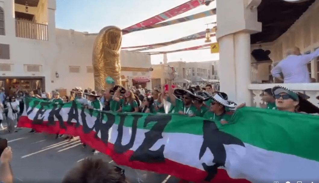 ¡De Veracruz para el mundo! Afición del puerto viaja a Qatar para apoyar a México (+Video)