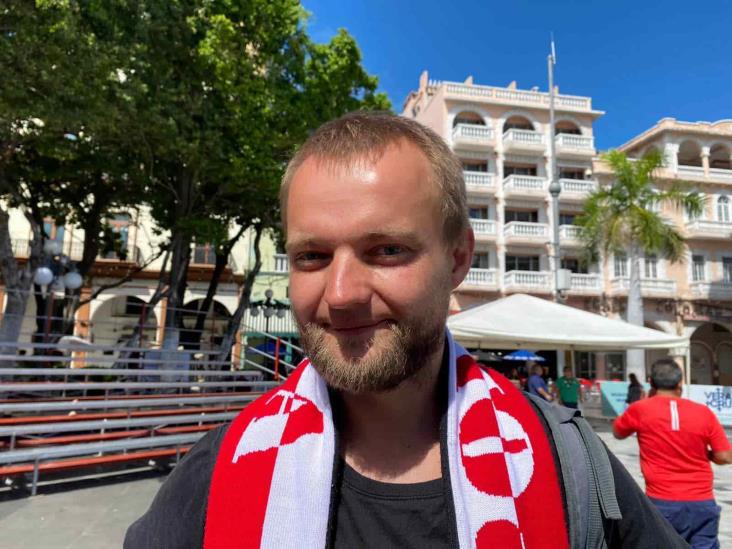 ¡El colado! Polaco vive el Mundial entre jarochos en el Zócalo de Veracruz