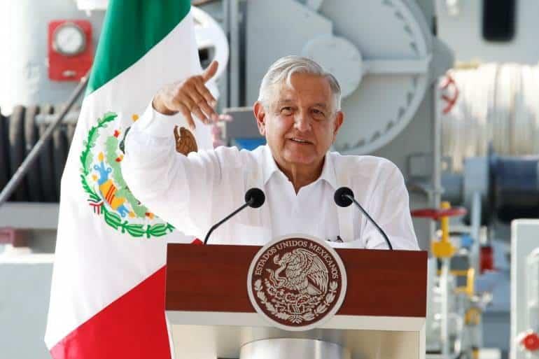 Presidente conmemora Día de la Armada en Colima