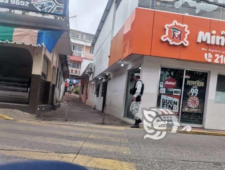 Elementos de la Guardia Nacional recorren callejones en Nanchital