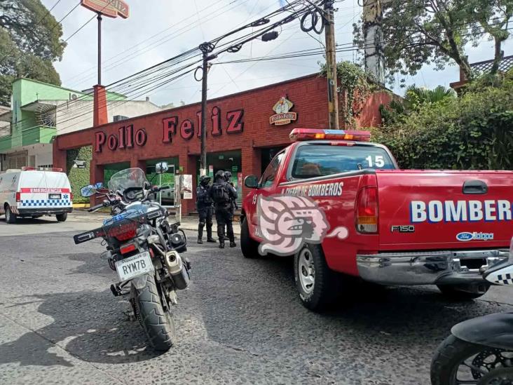 Ni tan feliz; se incendia chimenea del Pollo Feliz en la avenida Xalapa