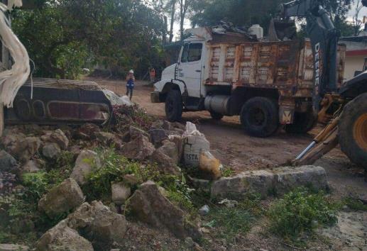 Frenan construcción de Ecotecnias en colonia de Xalapa