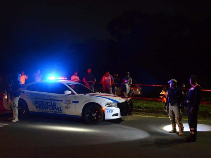 Padre e hijo derrapan sobre la carretera Boca del Río-Paso del Toro; uno perdió la vida