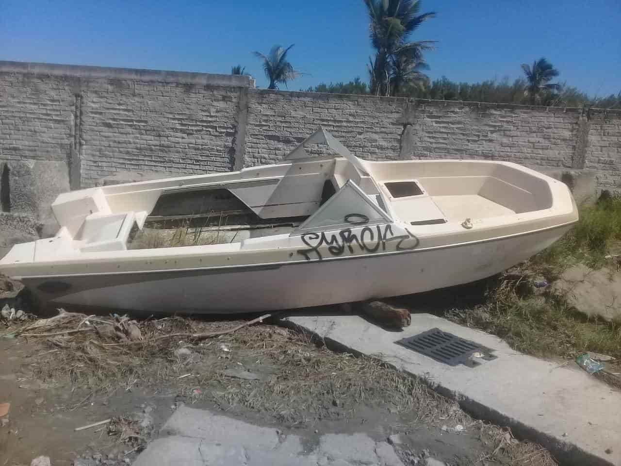 Pescadores de Antón Lizardo abandonan sus lanchas ante la falta de recursos para mantenimiento