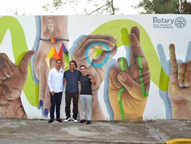 Develan tercer mural inclusivo en el CAM 12