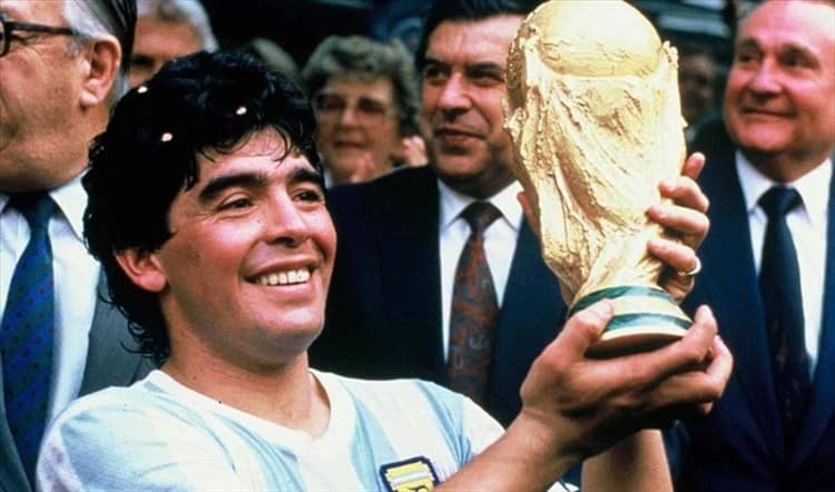 A dos años de su partida, el futbol honra a Maradona en Qatar 2022