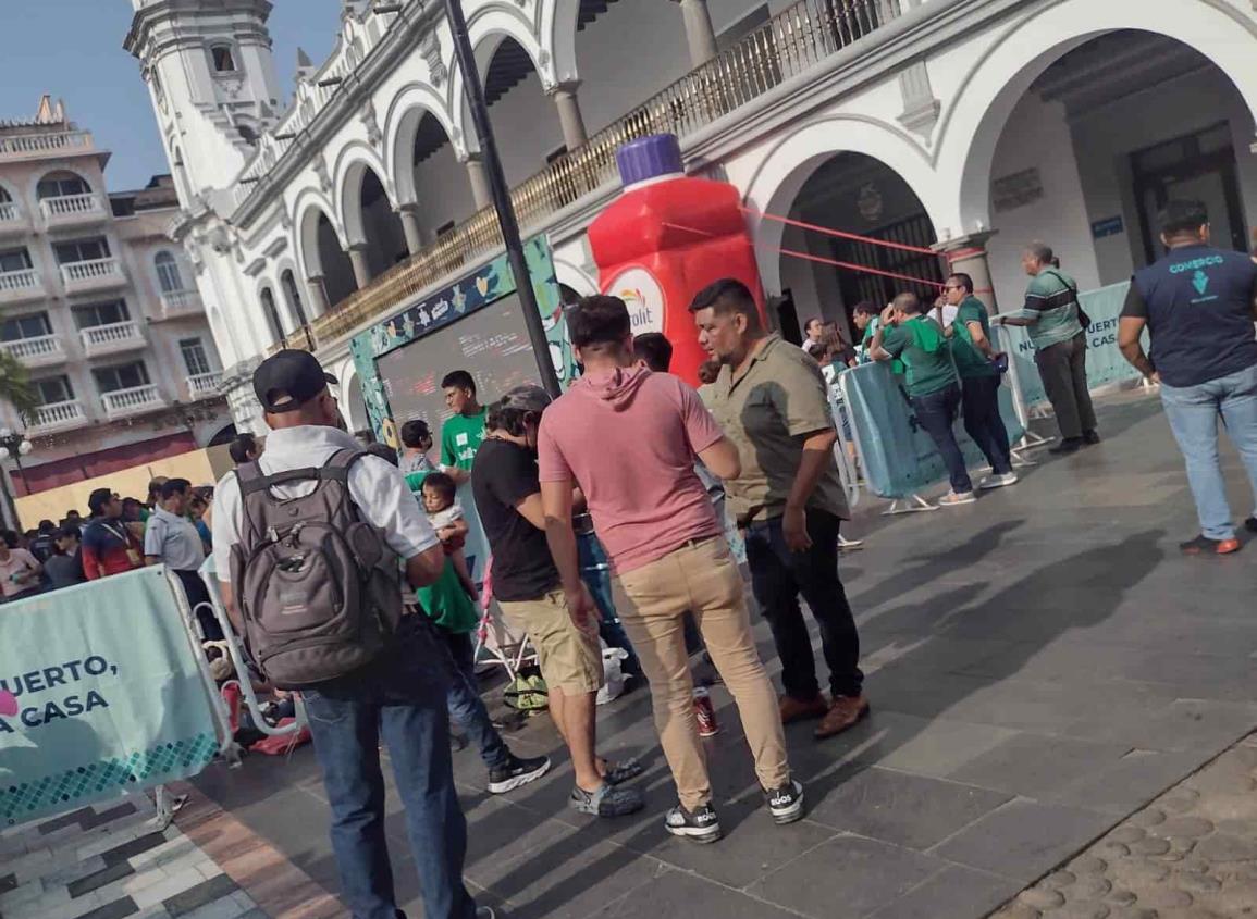 Más de 2 mil asistentes terminaron desilusionados en Zócalo de Veracruz ante la caída de México vs Argentina(+Video)