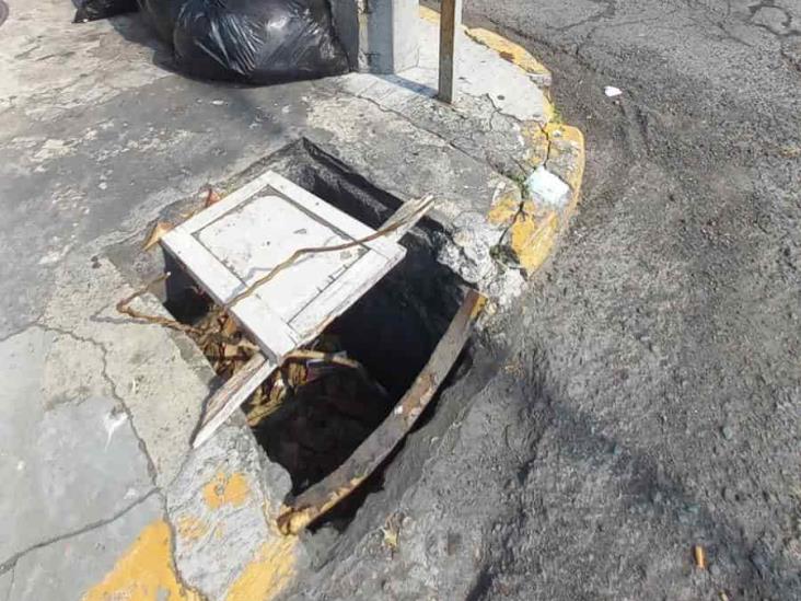 Falta de alumbrado y registro incompleto son un dolor de cabeza para transeúntes en el centro de Veracruz