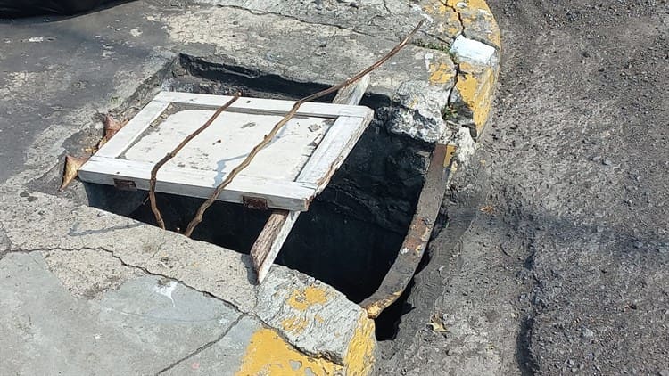 Falta de alumbrado y registro incompleto son un dolor de cabeza para transeúntes en el centro de Veracruz