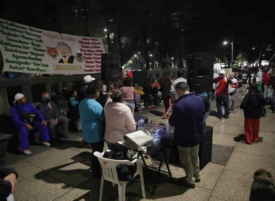 Madrugaron miles de personas para la  marcha de AMLO