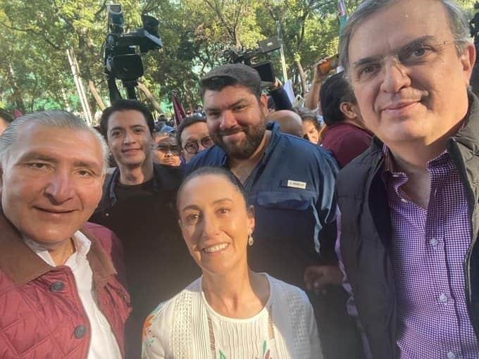 Sheinbaum, Ebrard y Augusto López marchan juntos con López Obrador