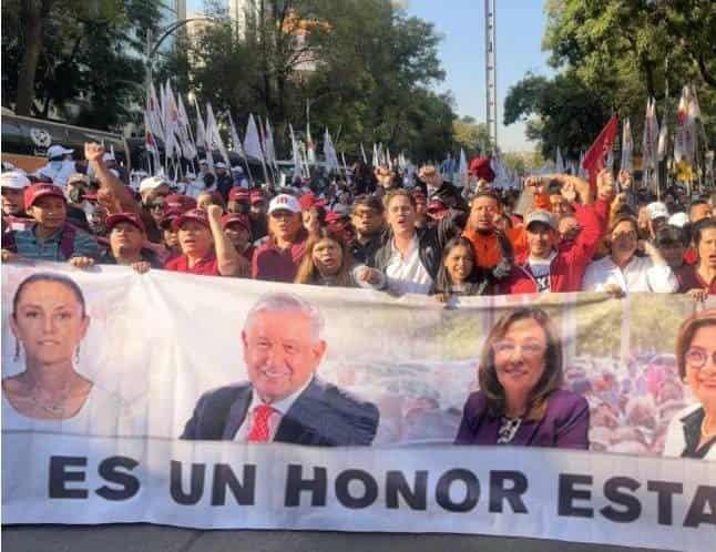 Gobernador, secretarios, diputados… todos fueron a marcha de AMLO