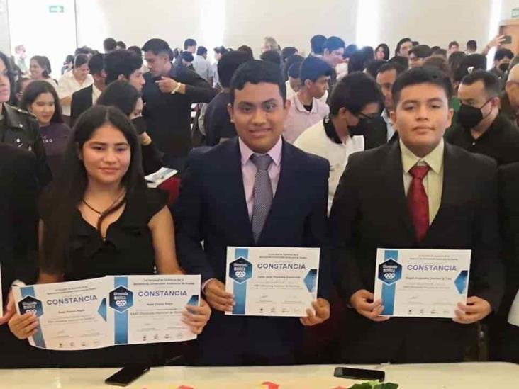 Triunfan alumnos del Cobaev Coatza en Olimpiada de Química