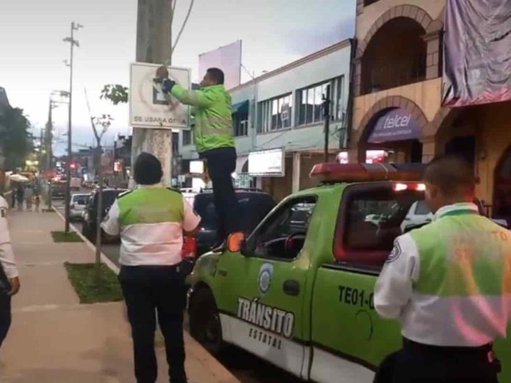 Retiran prohibición de estacionamiento en el centro de Acayucan