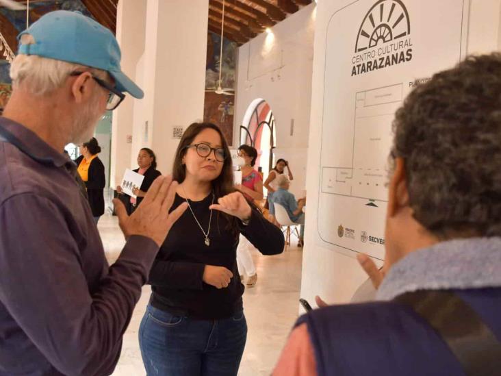 Realizan visita guiada en Lengua de Señas Mexicanas en el Centro Cultural Atarazanas