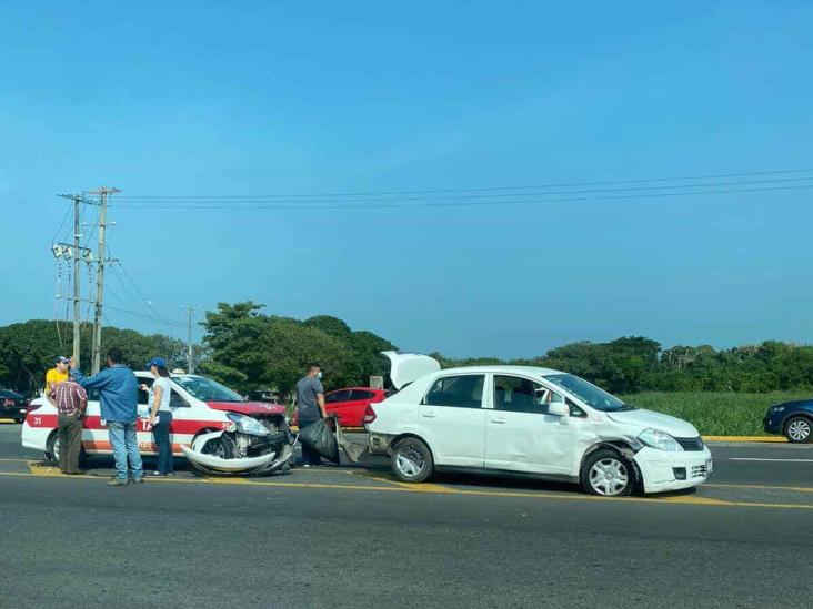 Choca taxi por alcance en Cardel, Veracruz