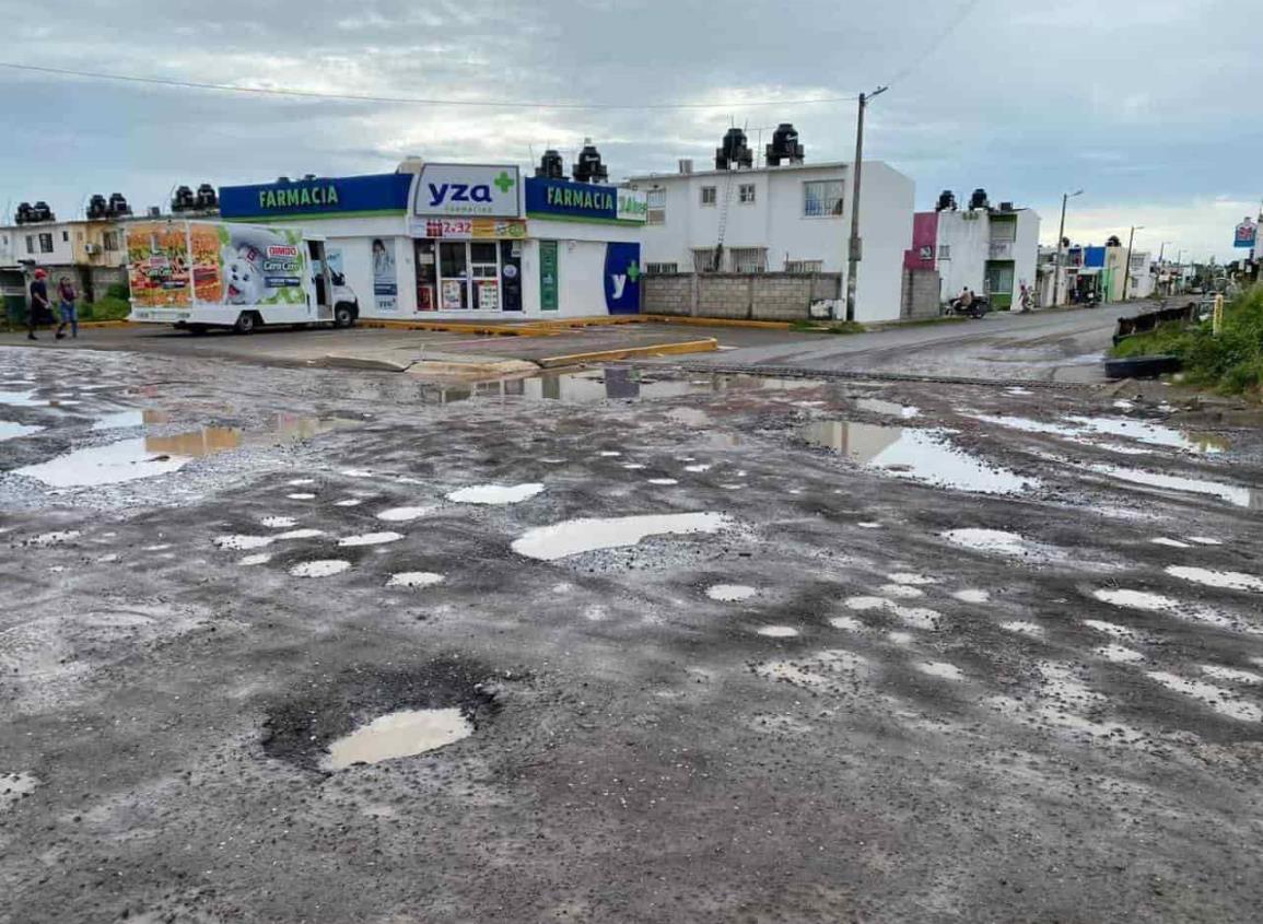 ¡No es la luna, es Veracruz! Exhiben cráteres en las calles