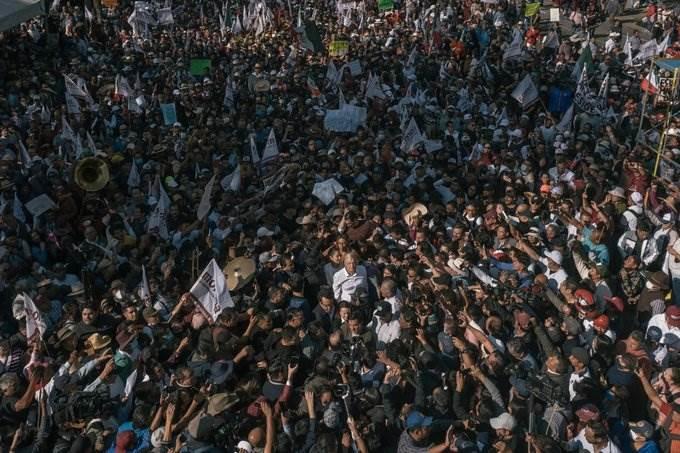 Se estima que más de 1.2 millones de personas asistieron a marcha de AMLO