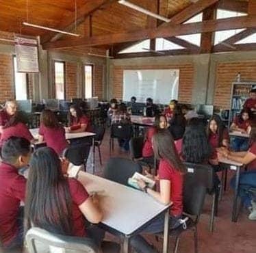 Universidad Benito Juárez, una opción para estudiantes de Moloacán