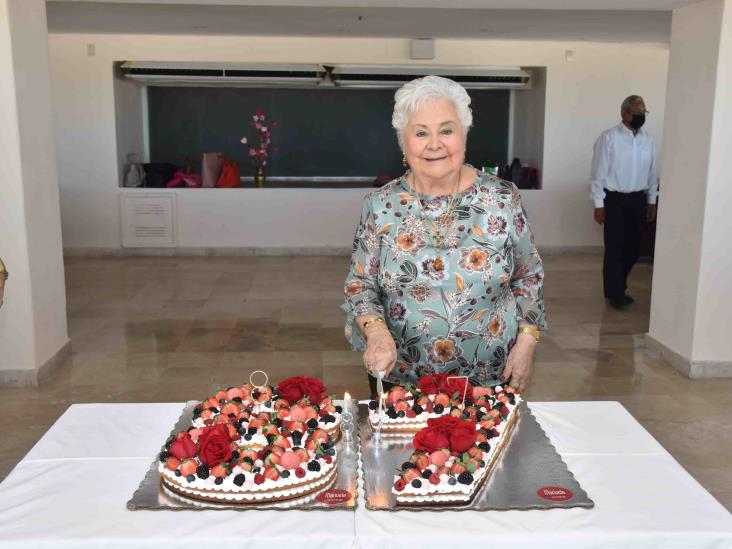 Cristy Alva de Suero cumplió 87 años de existencia
