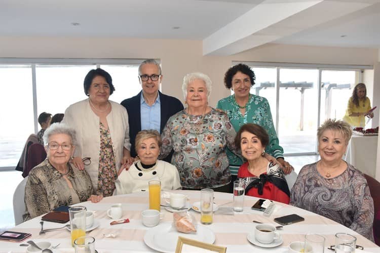 Cristy Alva de Suero cumplió 87 años de existencia