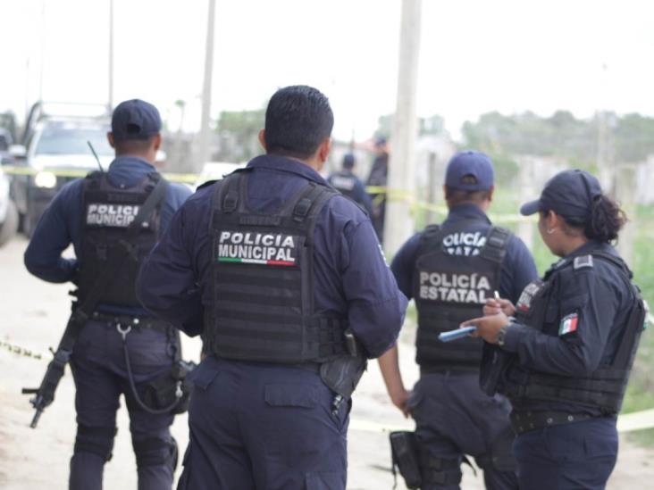 Investigan a policías de las Choapas por beber en horario laboral