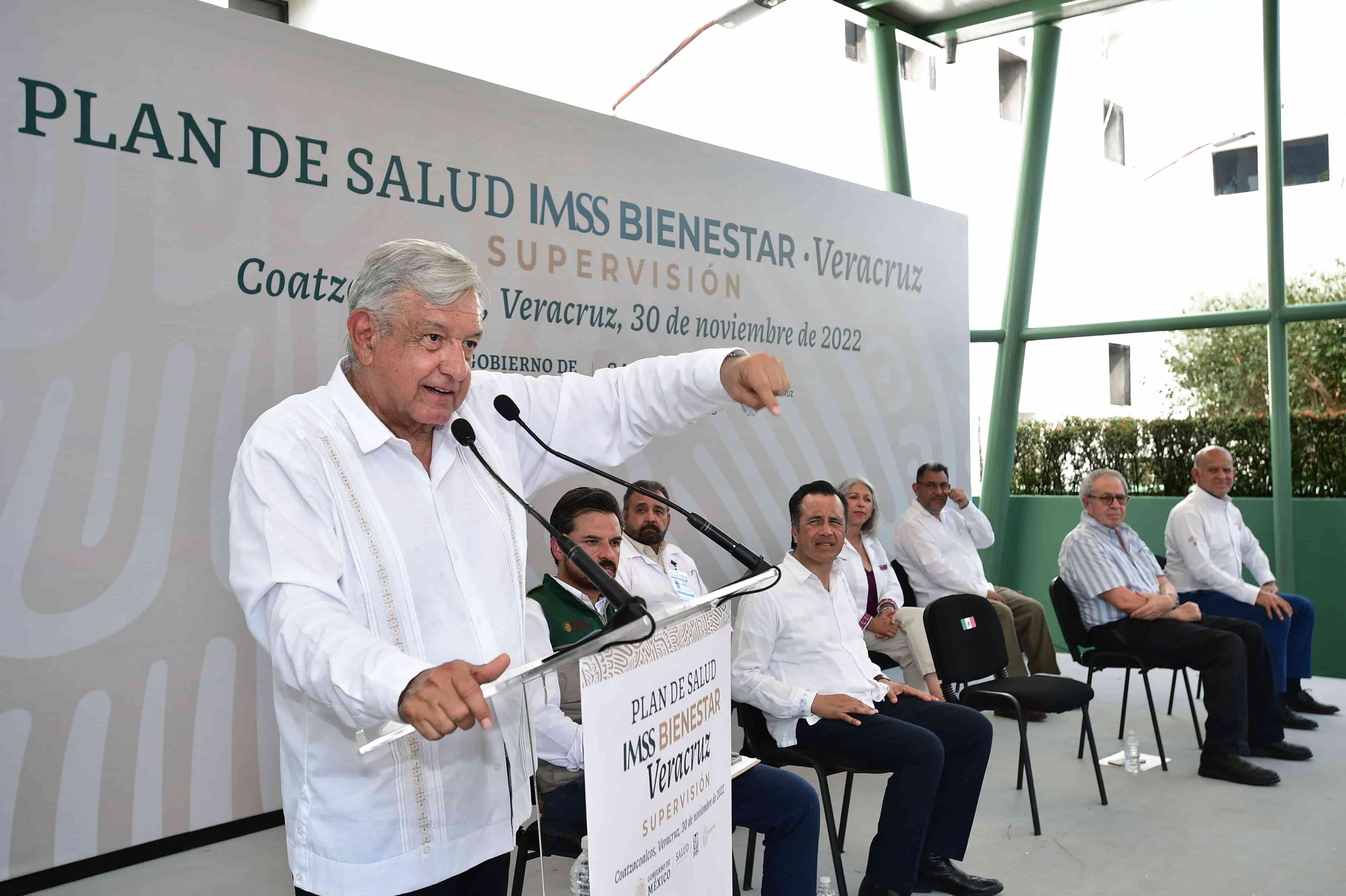 AMLO afirma que están dando mantenimiento a Pemex tras fugas en el sur de Veracruz