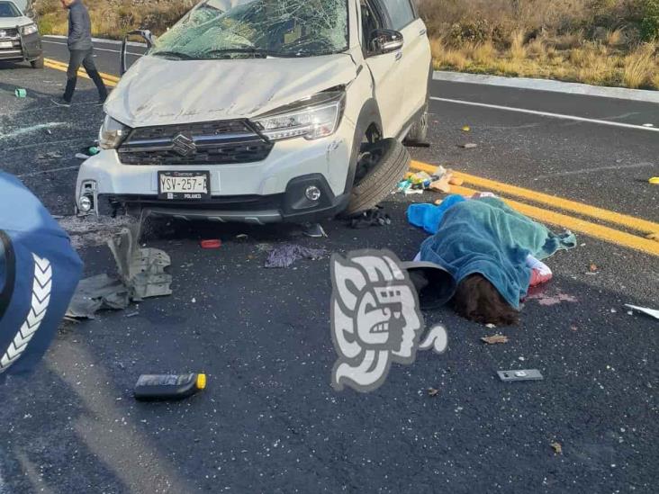 4 heridos y un muerto deja aparatosa volcadura en la autopista Perote- Amozoc