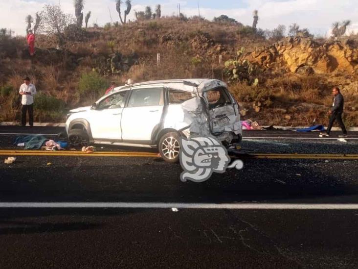 4 heridos y un muerto deja aparatosa volcadura en la autopista Perote- Amozoc