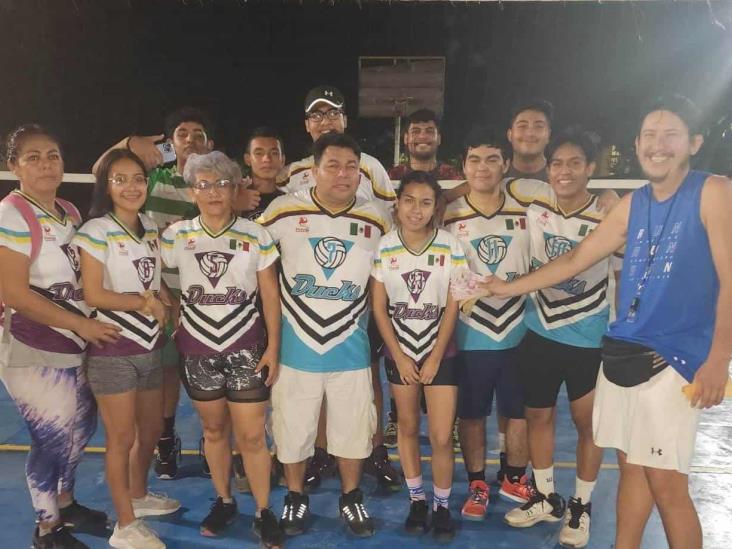 TheDucks conquistó torneo de voleibol en J. Aldana