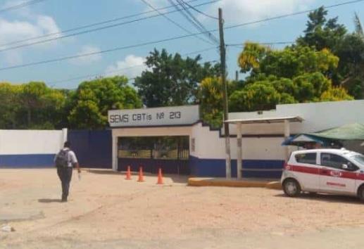 Tras fuga de amoniaco, evacúan a alumnos del CBTIS 213 de Minatitlán
