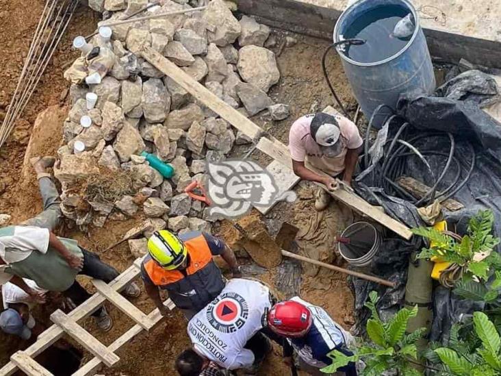 Albañil fallece sepultado tras derrumbe en una construcción en Zongolica