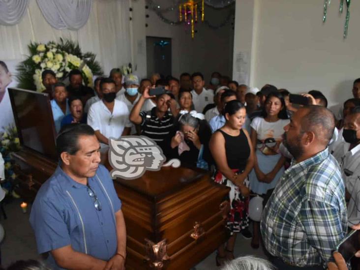 Despiden a regidor de Texistepec; exigen justicia por su asesinato(+Video)
