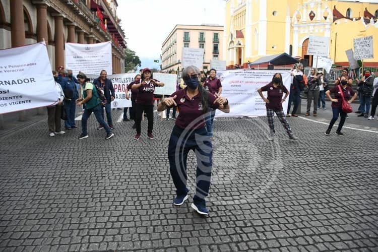 AJUPIV vuelve a protestar en Veracruz; reprocha falta de voluntad para pagar