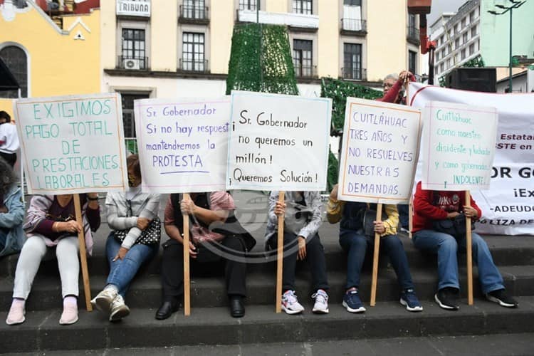 AJUPIV vuelve a protestar en Veracruz; reprocha falta de voluntad para pagar