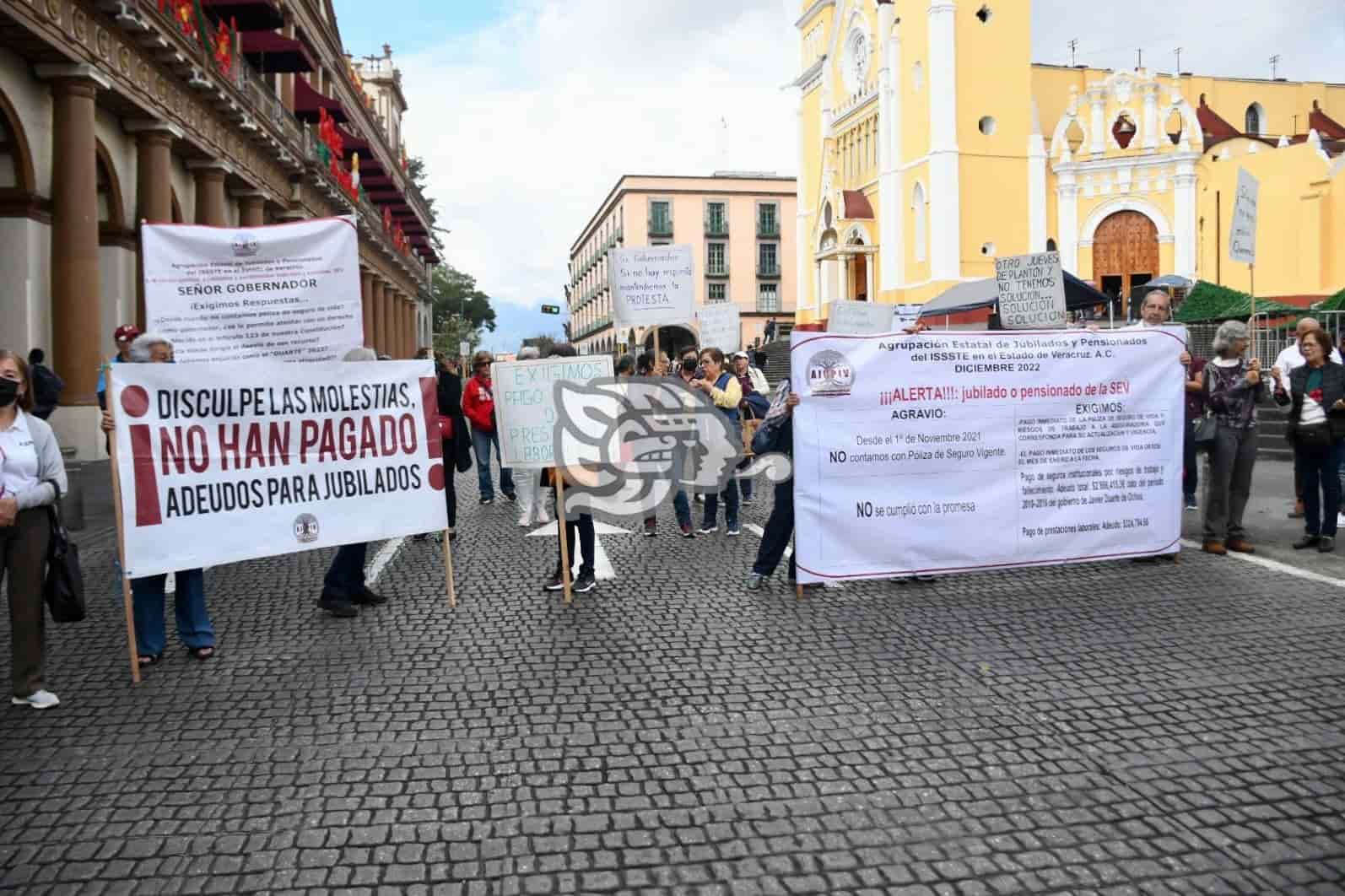 AJUPIV vuelve a protestar en Veracruz; reprocha falta de voluntad para pagar