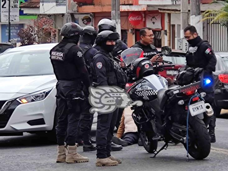 En Xalapa, mujer es golpeada por auto en avenida 20 de Noviembre (+Video)