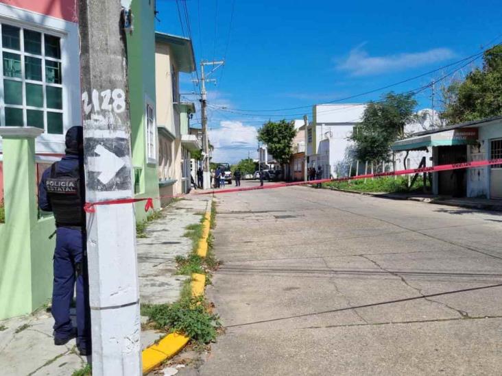 Hombres armados se meten a robar en una casa; hay un muerto y una mujer lesionada