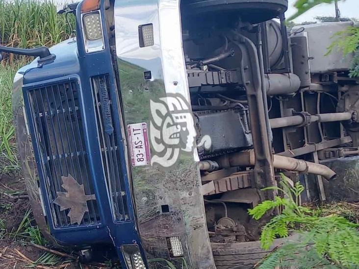 Se registra volcadura en la carretera Córdoba-Tezonapa