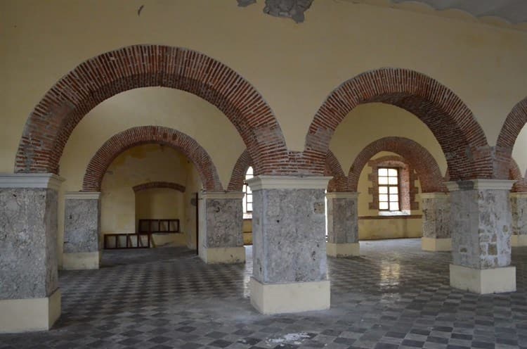 Antiguo Hospital de San Carlos está en el olvido en Veracruz