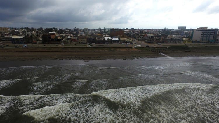 Oleaje de La Niña erosiona las costas Veracruzanas  (+Video)