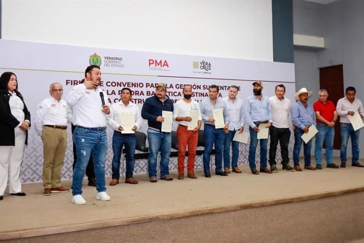 PMA firma convenio con empresas veracruzanas que extraerán piedra basáltica para el Tren Maya