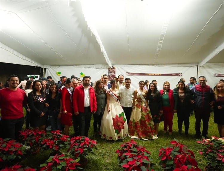 Florece la alegría en Festival de la Nochebuena La Estanzuela