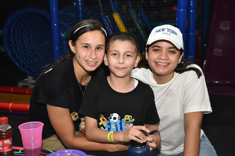 Andrés Ordóñez Kloss es festejado por sus 10 años de vida